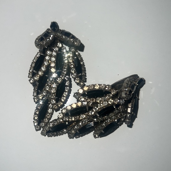 Elizabeth Cole's Black Rhinestone Crystal Necklace - Picture 5 of 10